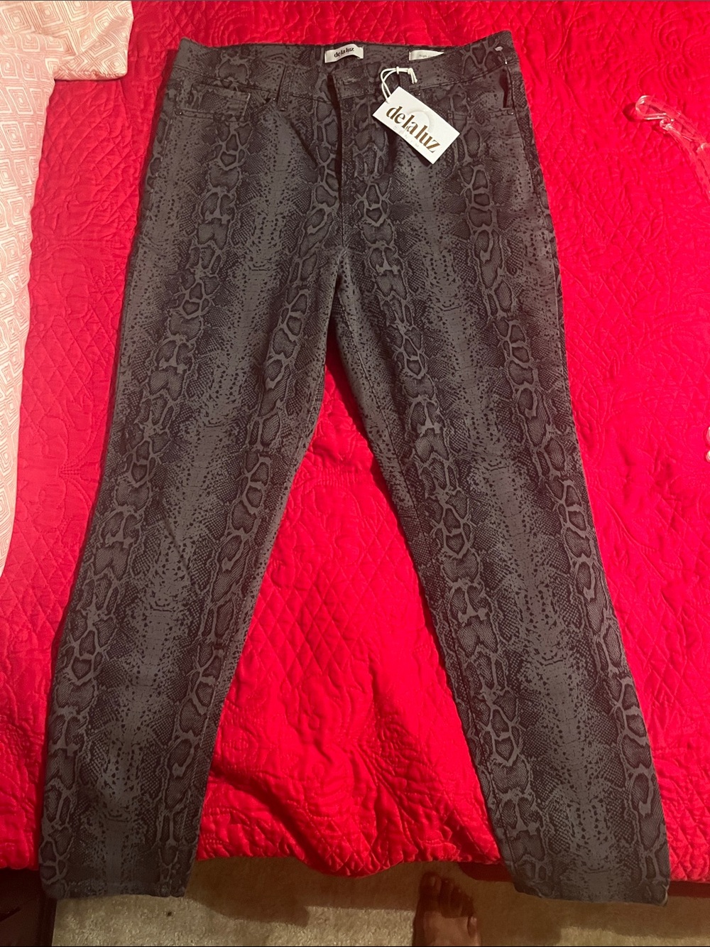 Women's Gray Snake-Print Jeans